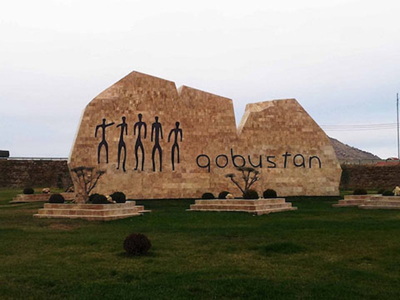 Qobustan və Palçıq Vulkanları Turu